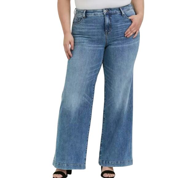 Torrid Vintage Stretch High Rise Wide Leg Jean In Slow Motion Wash - Picture 1 of 8